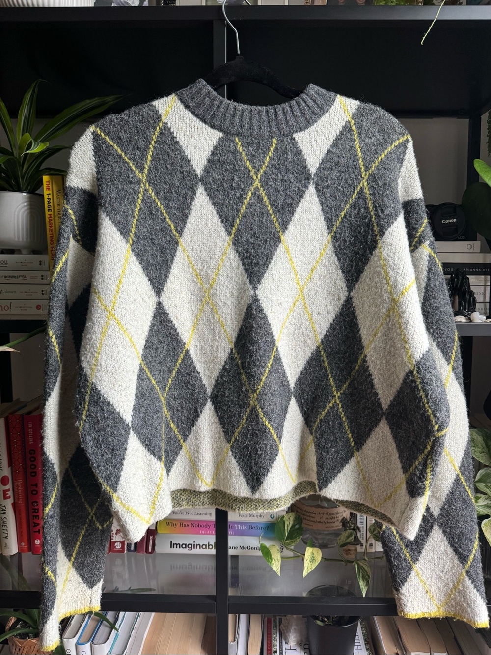 H&M Gray, White & Yellow Argyle Crewneck Sweater